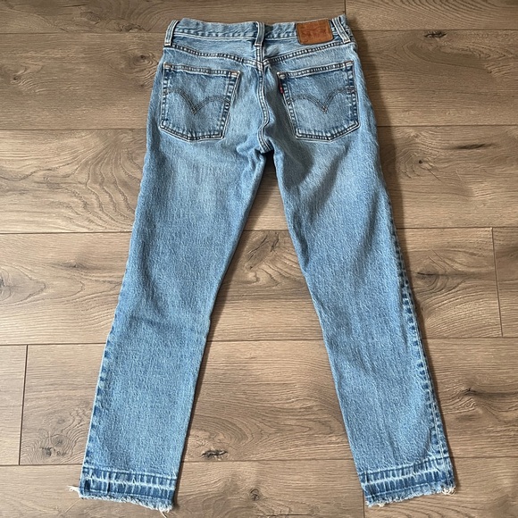 Levi’s 501 Jeans - Picture 2 of 4